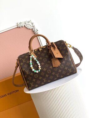 Classic Louis Vuitton Bag: A Stylish and Versatile Choice for Elegance